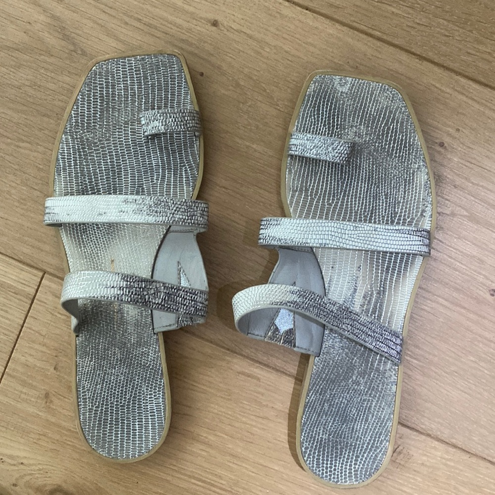 Dolce Vita sandal